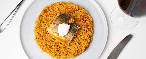 Arroz al caldero — tradiční recept na nejoblíbenější rýži s rybou v regionu Murcia